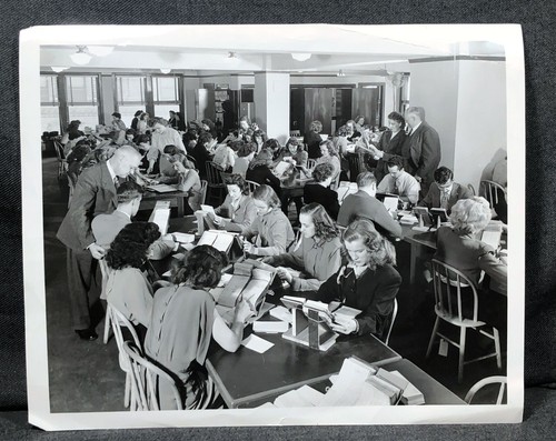 General motors women working - general,