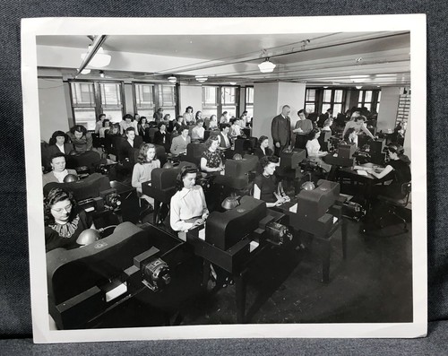 General motors women working - general,